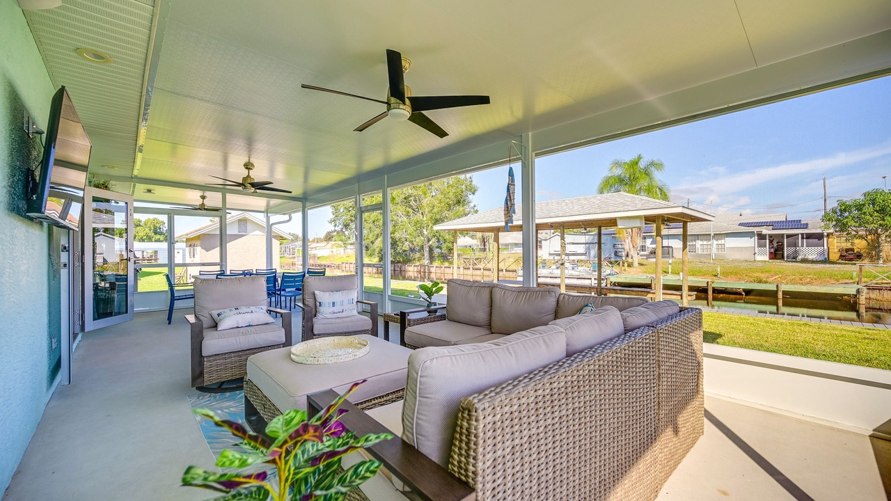 Photo of Patio Balcony in Sebring