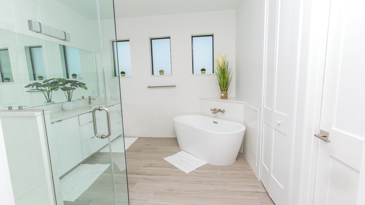 Photo of Bathroom in Mariner