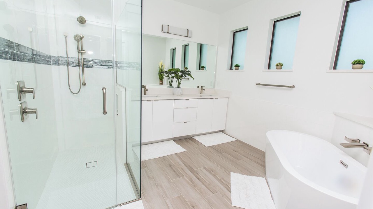 Photo of Bathroom in Mariner