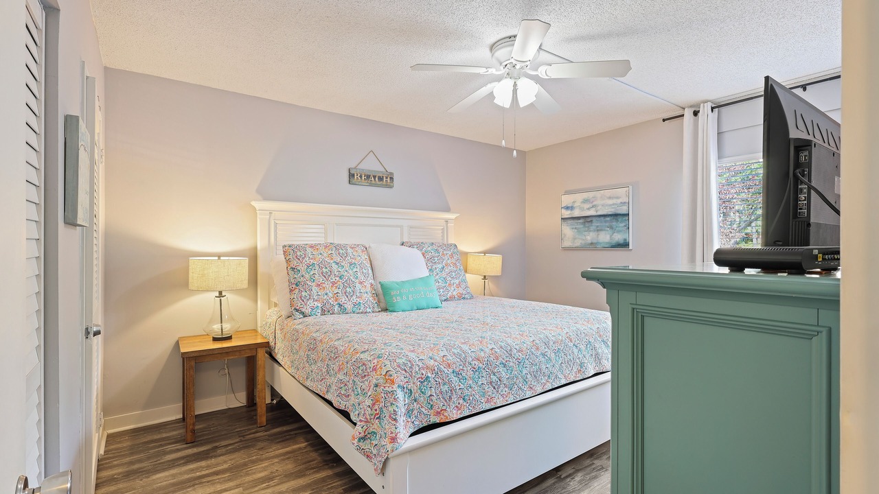 Photo of Bedroom in Folly Field