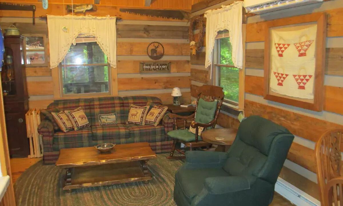 Photo of Livingroom in Robbinsville