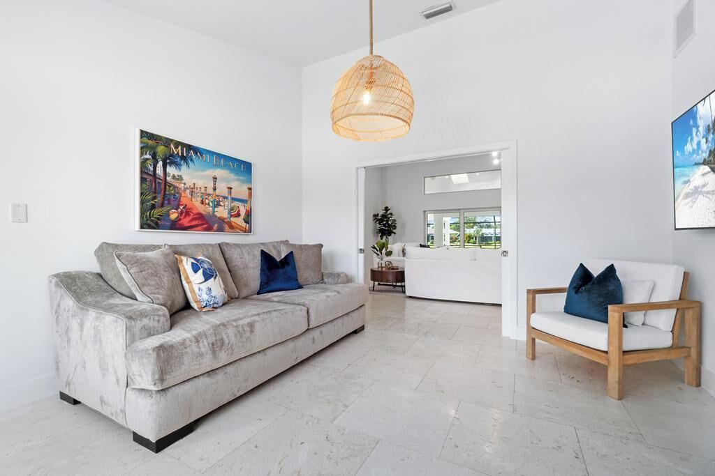 Photo of Livingroom in Palm River Estates
