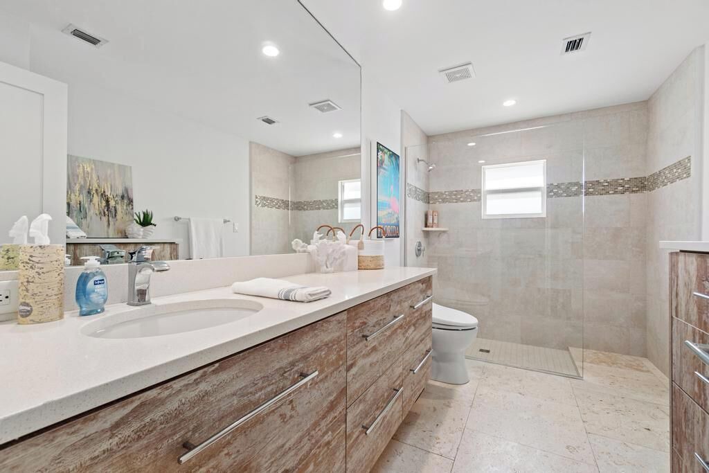Photo of Bathroom in Palm River Estates