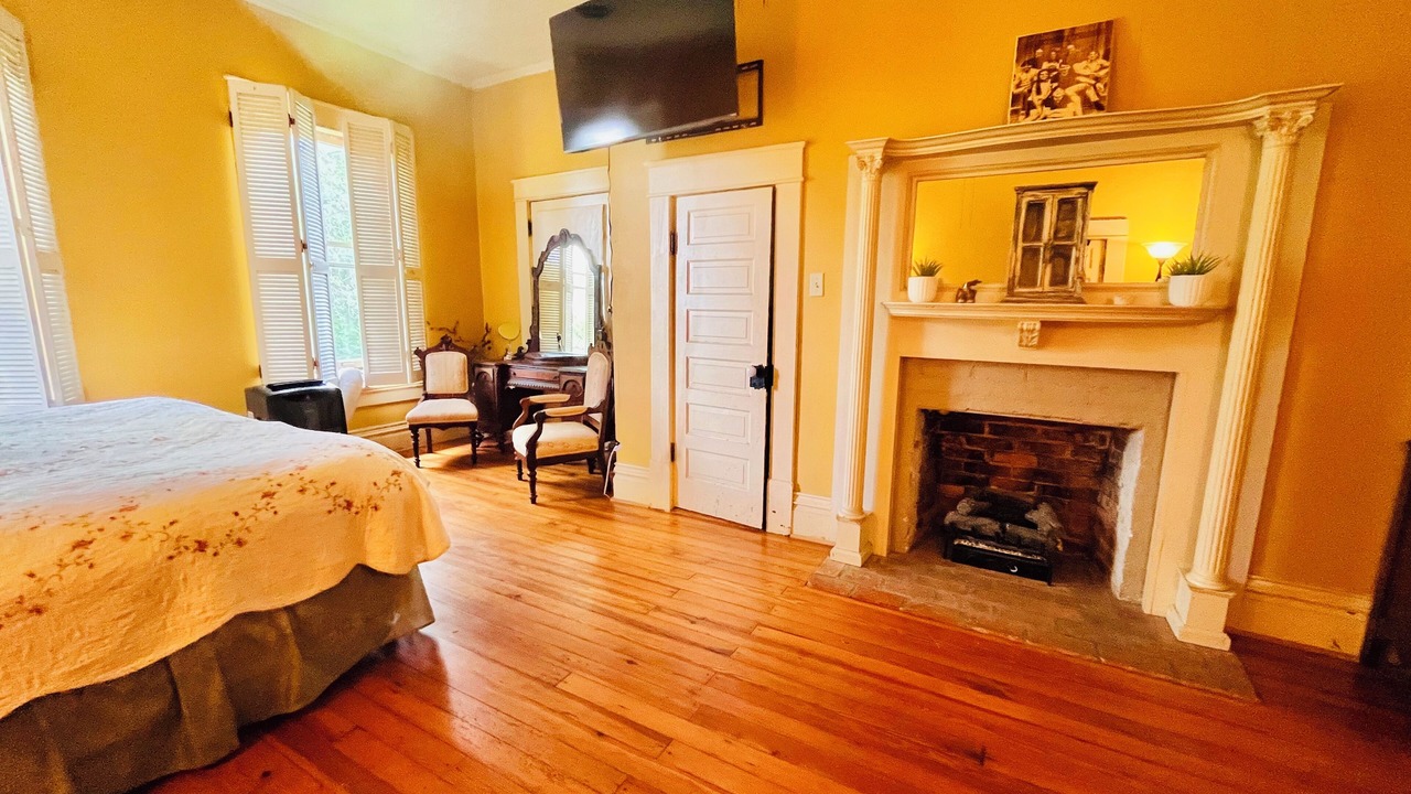 Photo of Bedroom in Anderson County