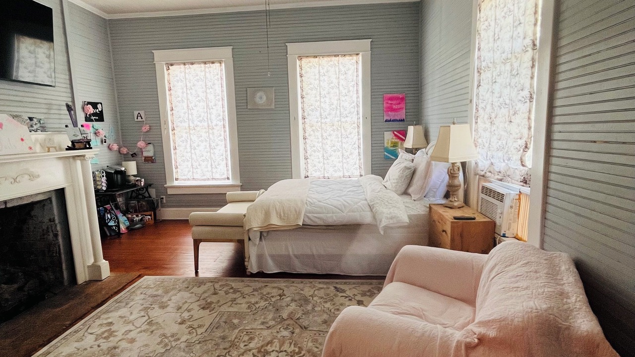 Photo of Bedroom in Anderson County