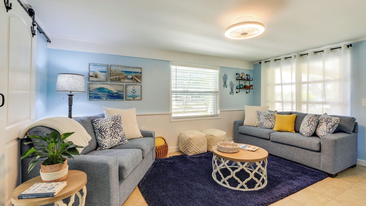 Photo of Livingroom in Whitney Beach