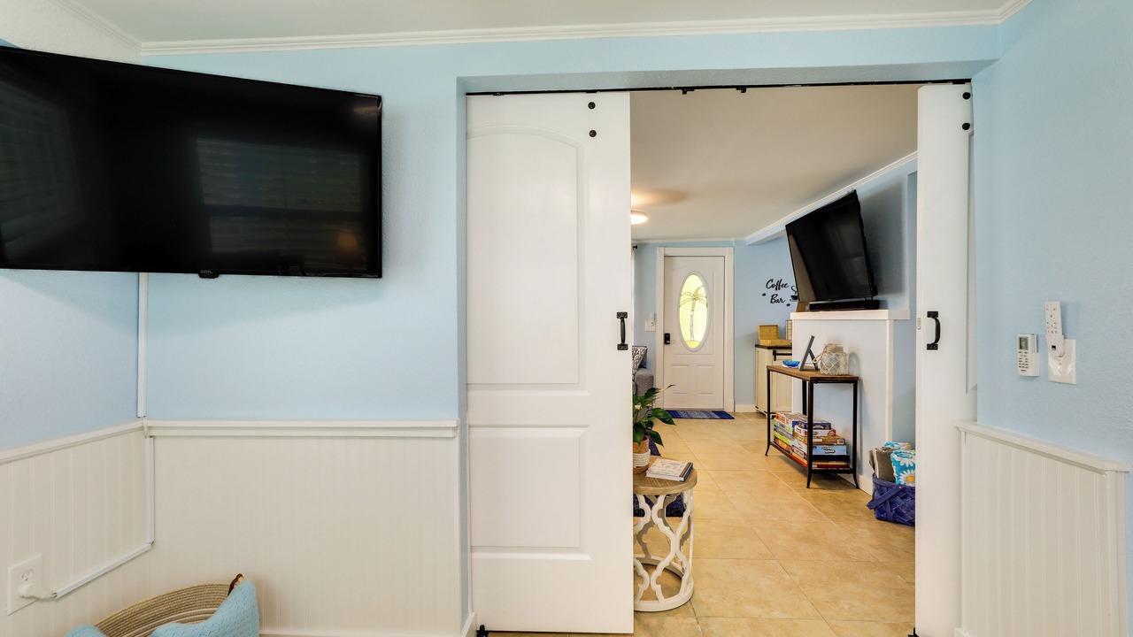 Photo of Livingroom in Whitney Beach