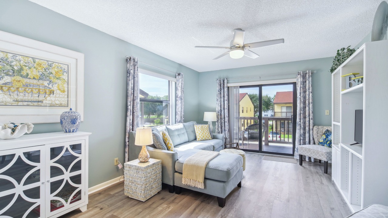 Photo of Livingroom in Banana River Estates