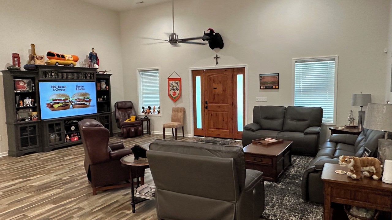 Photo of Livingroom in Seneca