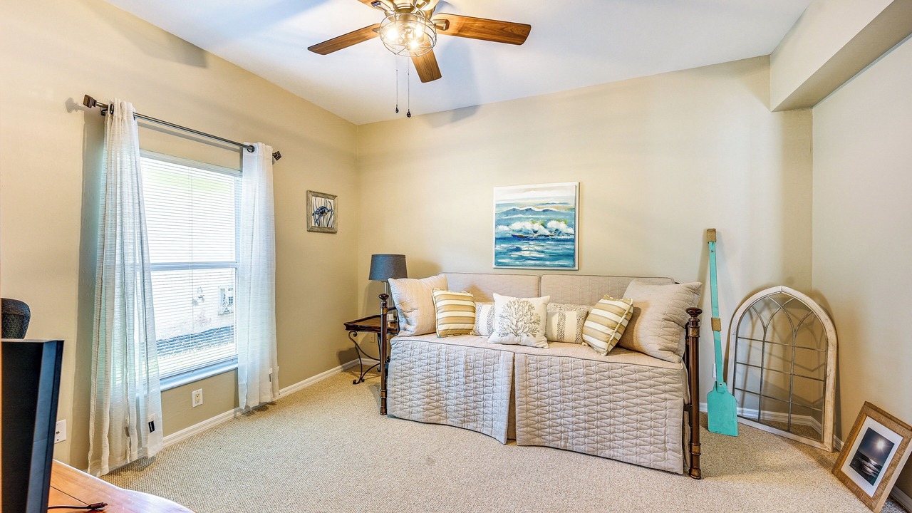Photo of Livingroom in Falcons Glen