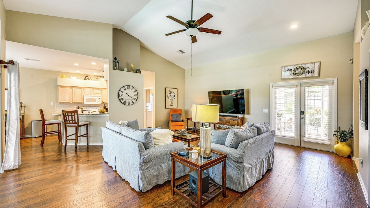 Photo of Livingroom in Falcons Glen