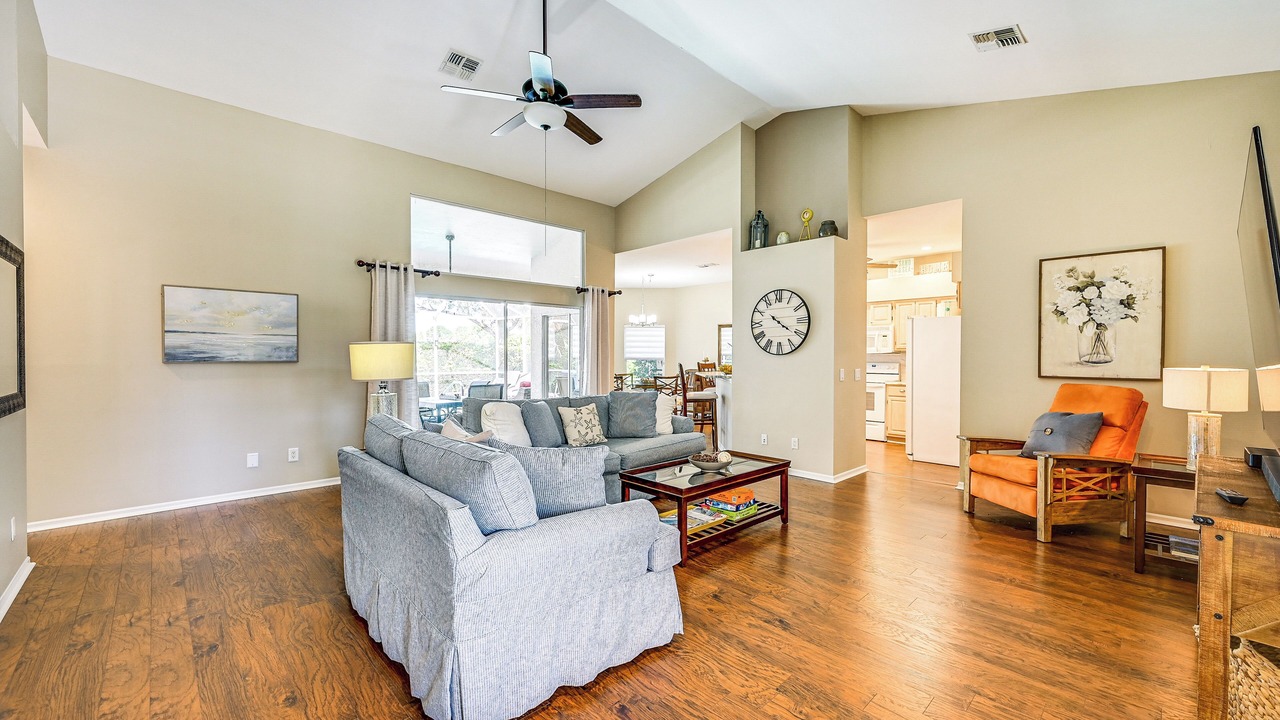 Photo of Livingroom in Falcons Glen
