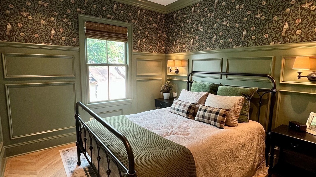 Photo of Bedroom in Metropolitan