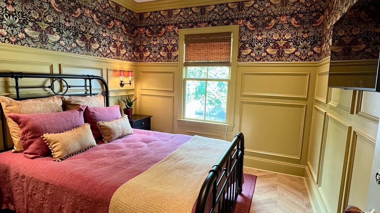 Photo of Bedroom in Metropolitan