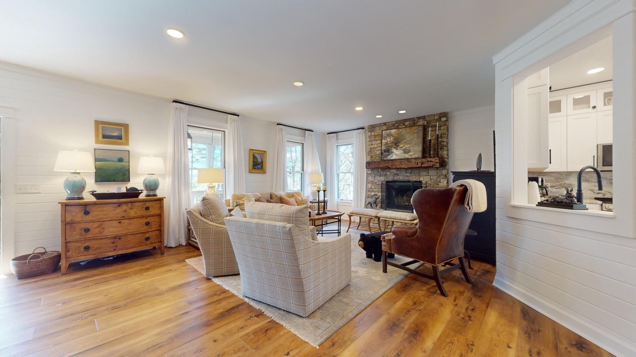 Photo of Bedroom in Mirror Lake