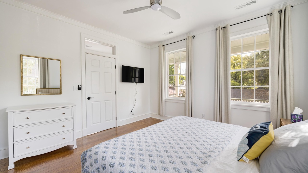 Photo of Bedroom in Historic District