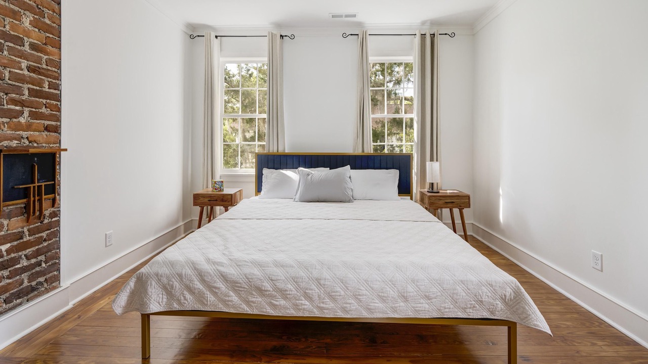Photo of Bedroom in Historic District