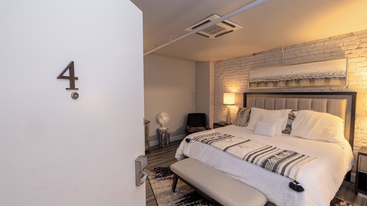 Photo of Bedroom in Seneca