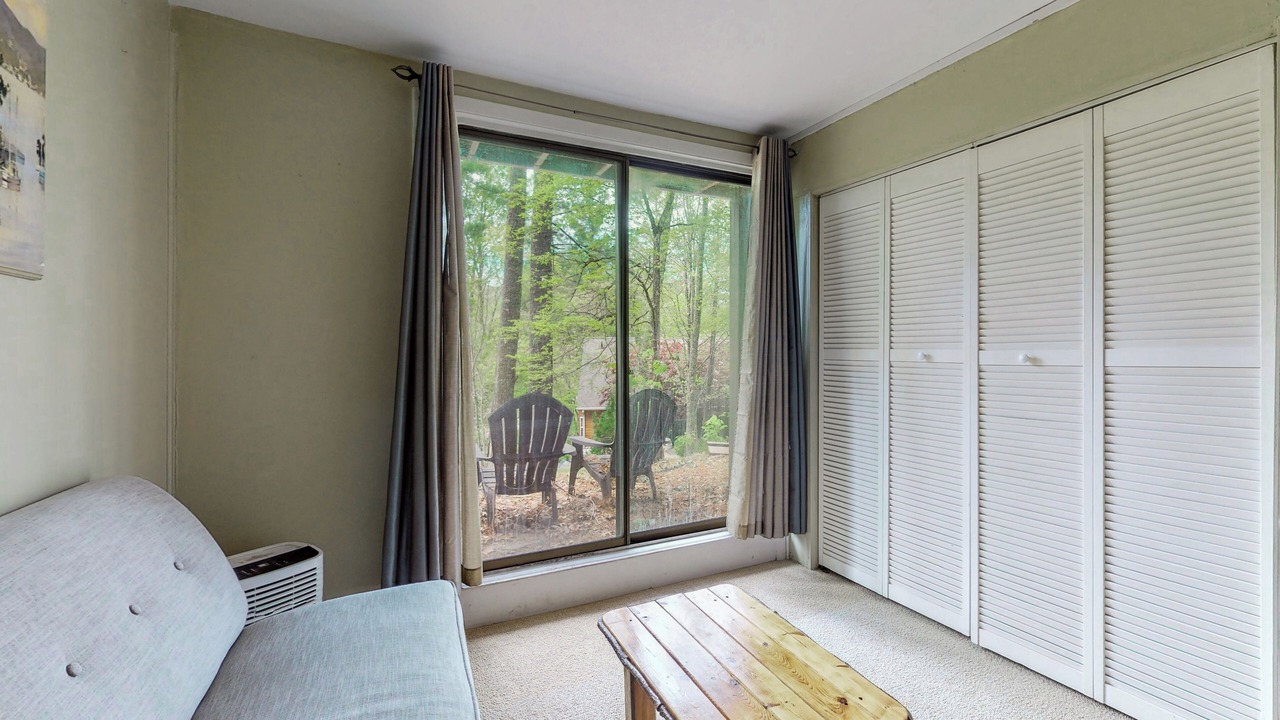 Photo of Livingroom in Sapphire