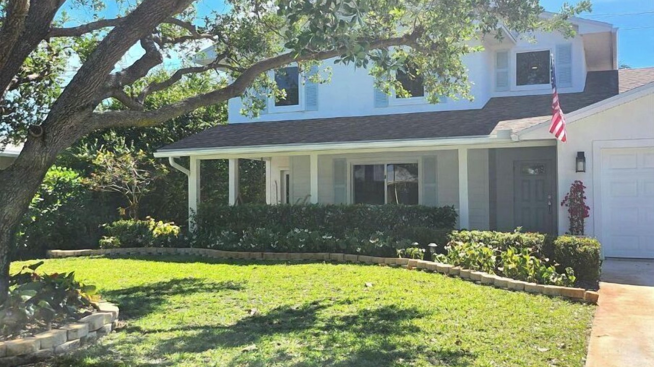 Photo of Outdoor in Tropic Palms