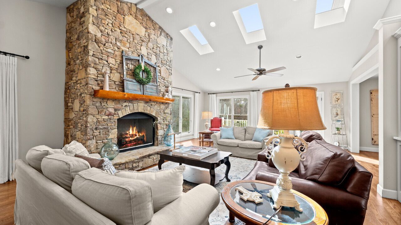 Photo of Livingroom in Gainesville
