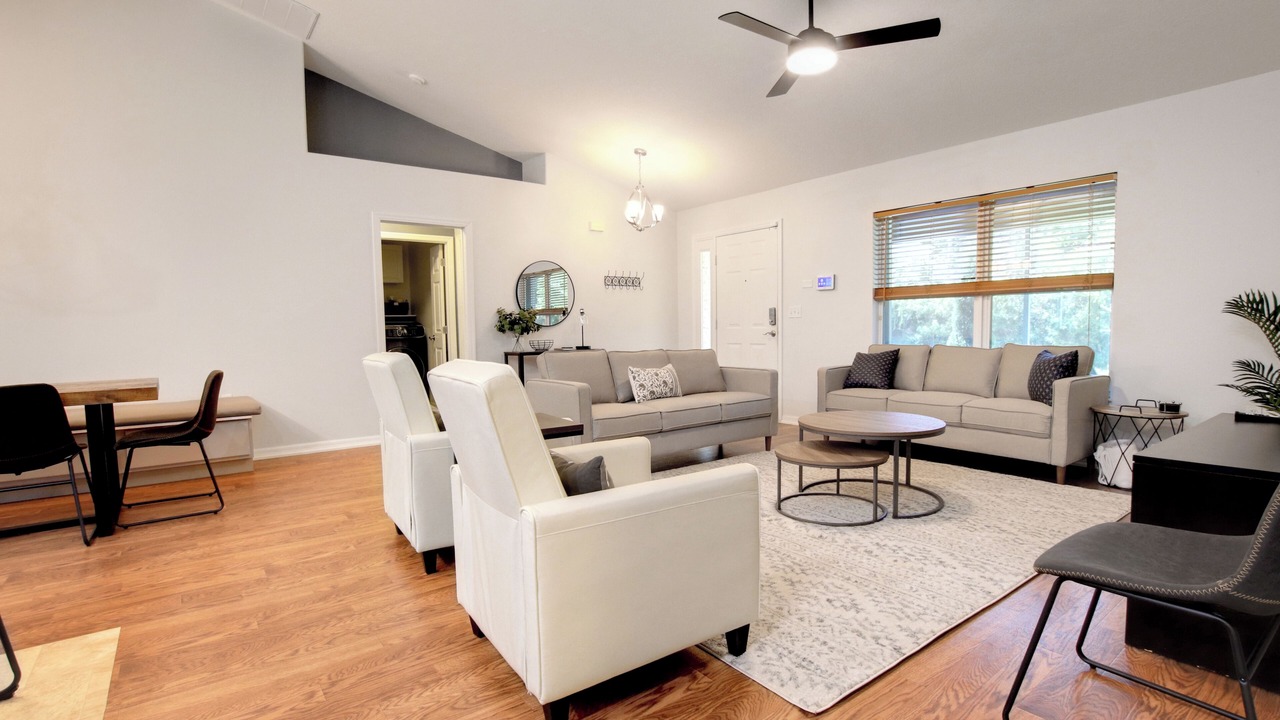 Photo of Livingroom in Sebastian Highlands