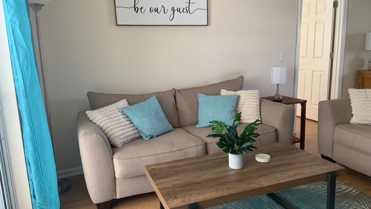 Photo of Livingroom in Crescent Lakes
