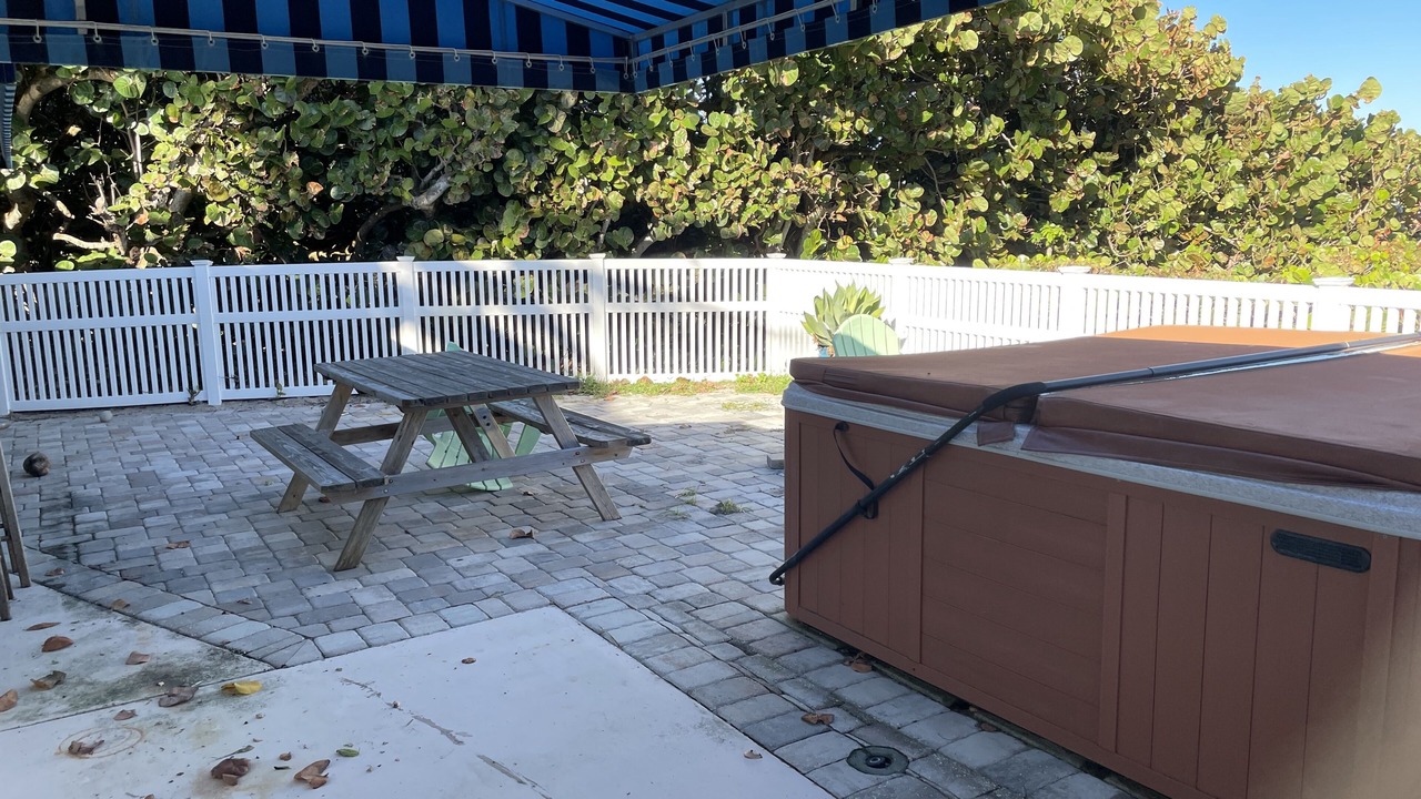 Photo of Outdoor in Indian River Oaks