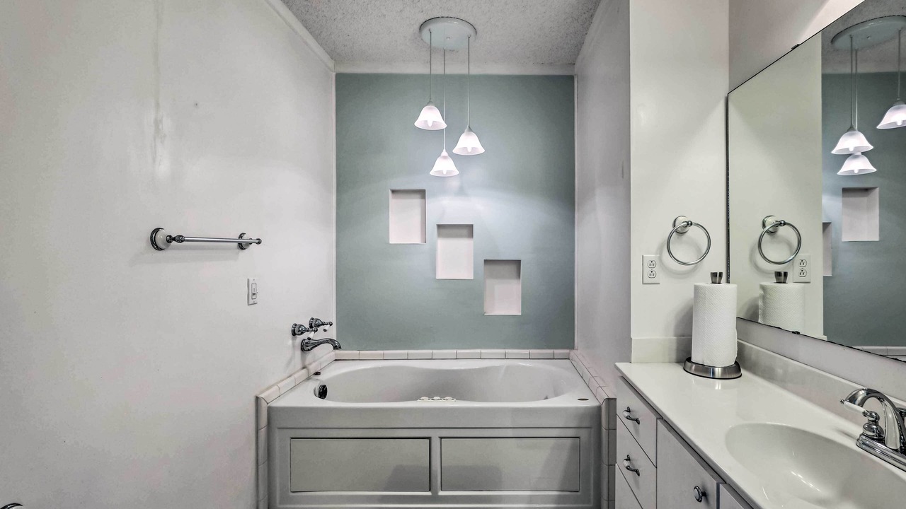 Photo of Bathroom in Calhoun County