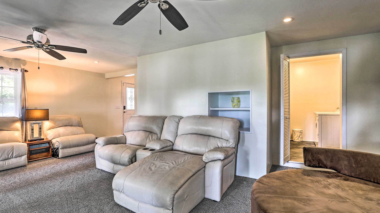 Photo of Livingroom in Calhoun County