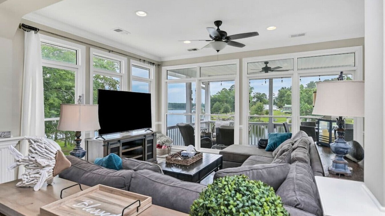 Photo of Livingroom in Leesville