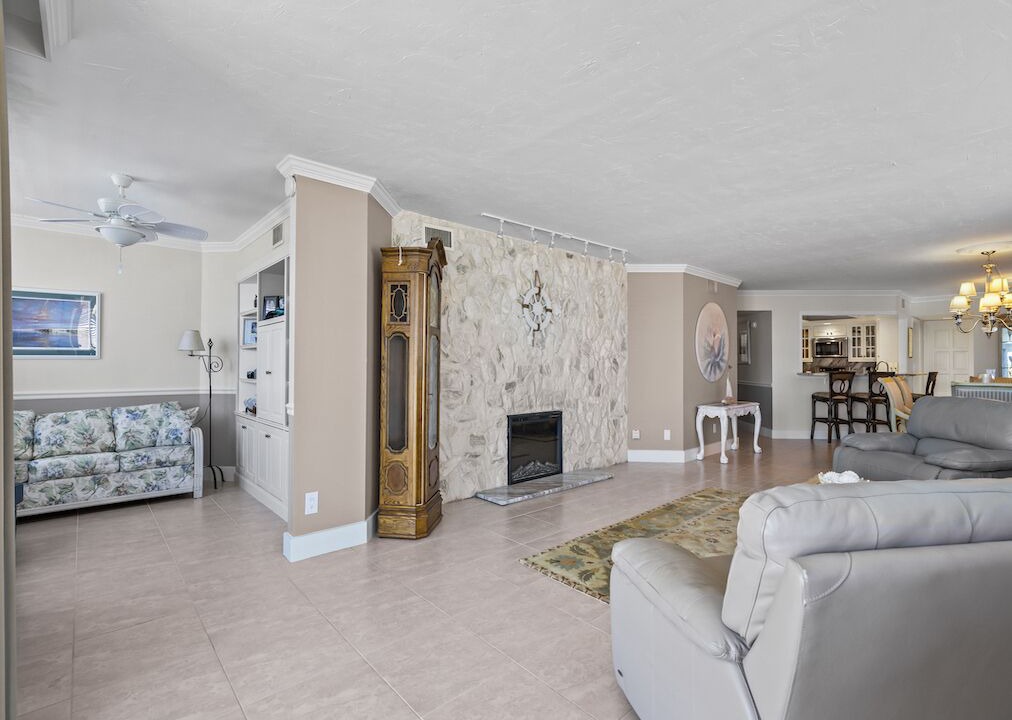 Photo of Livingroom in Indian River Shores
