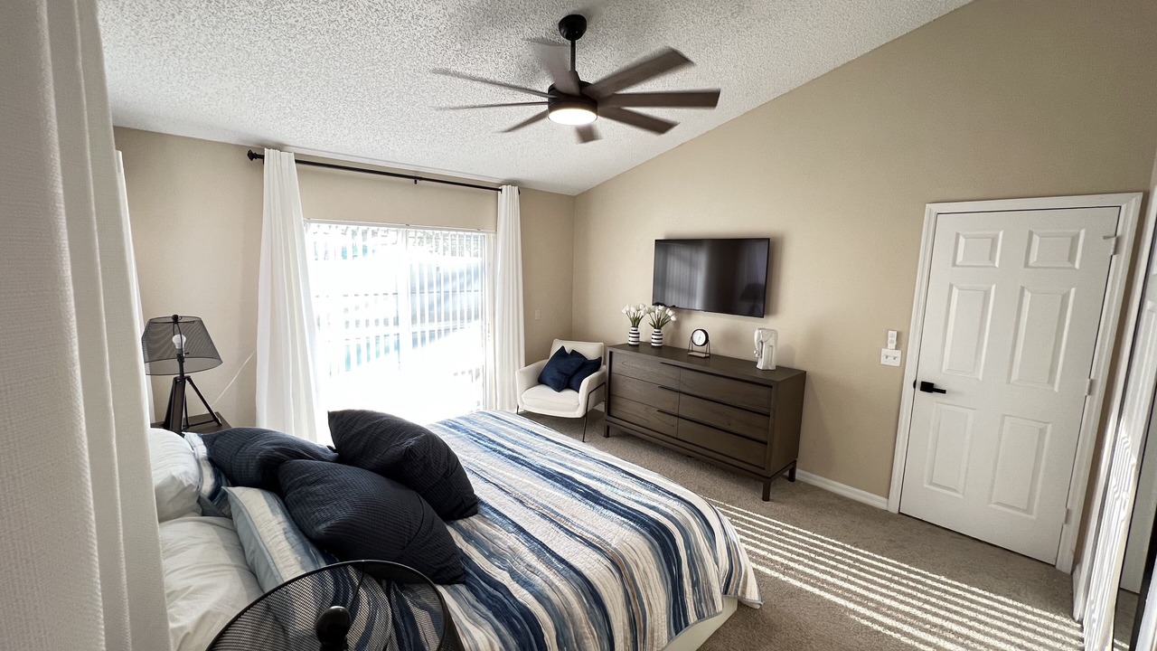 Photo of Bedroom in Crescent Lakes