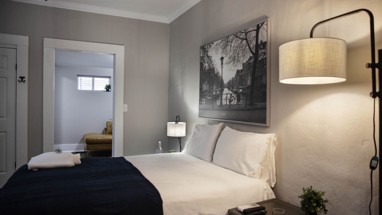 Photo of Bedroom in Midtown
