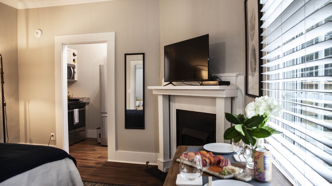 Photo of Bedroom in Midtown