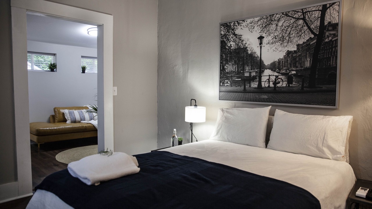 Photo of Bedroom in Midtown