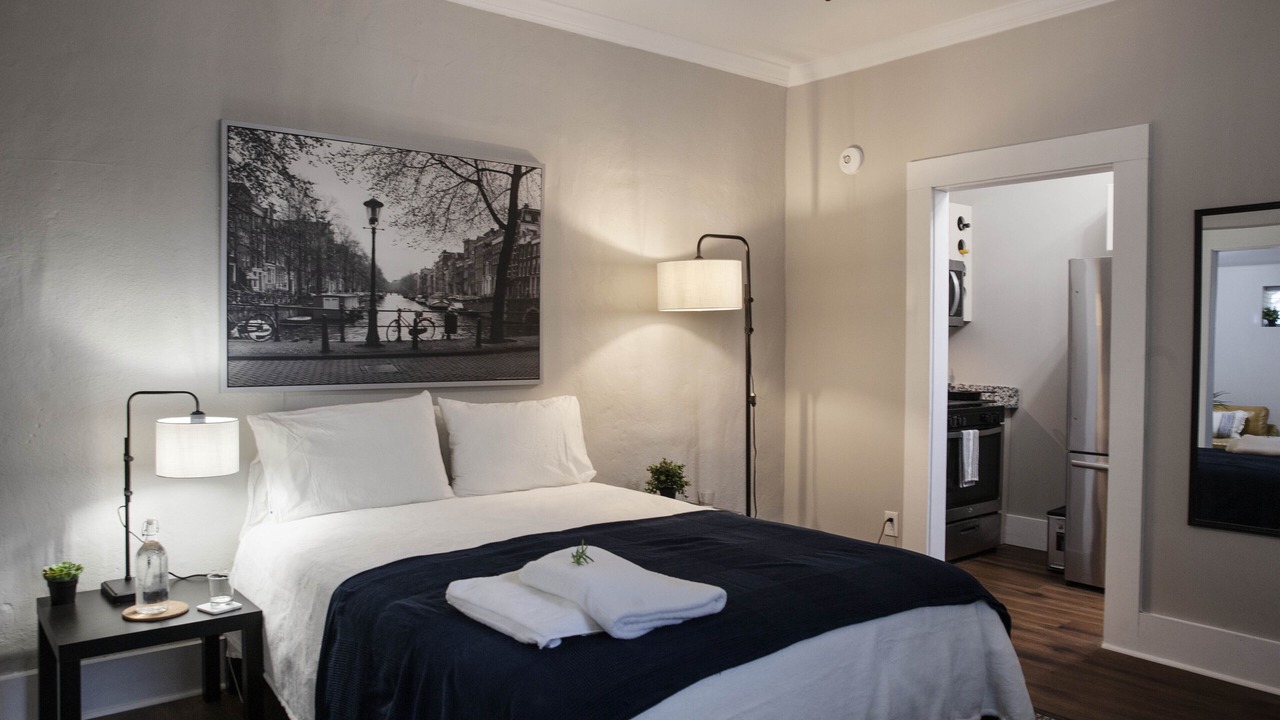 Photo of Bedroom in Midtown