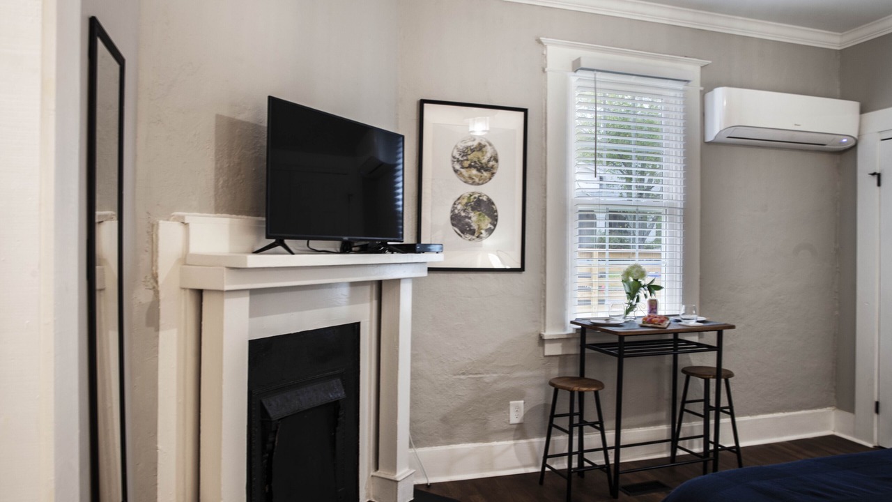 Photo of Bedroom in Midtown