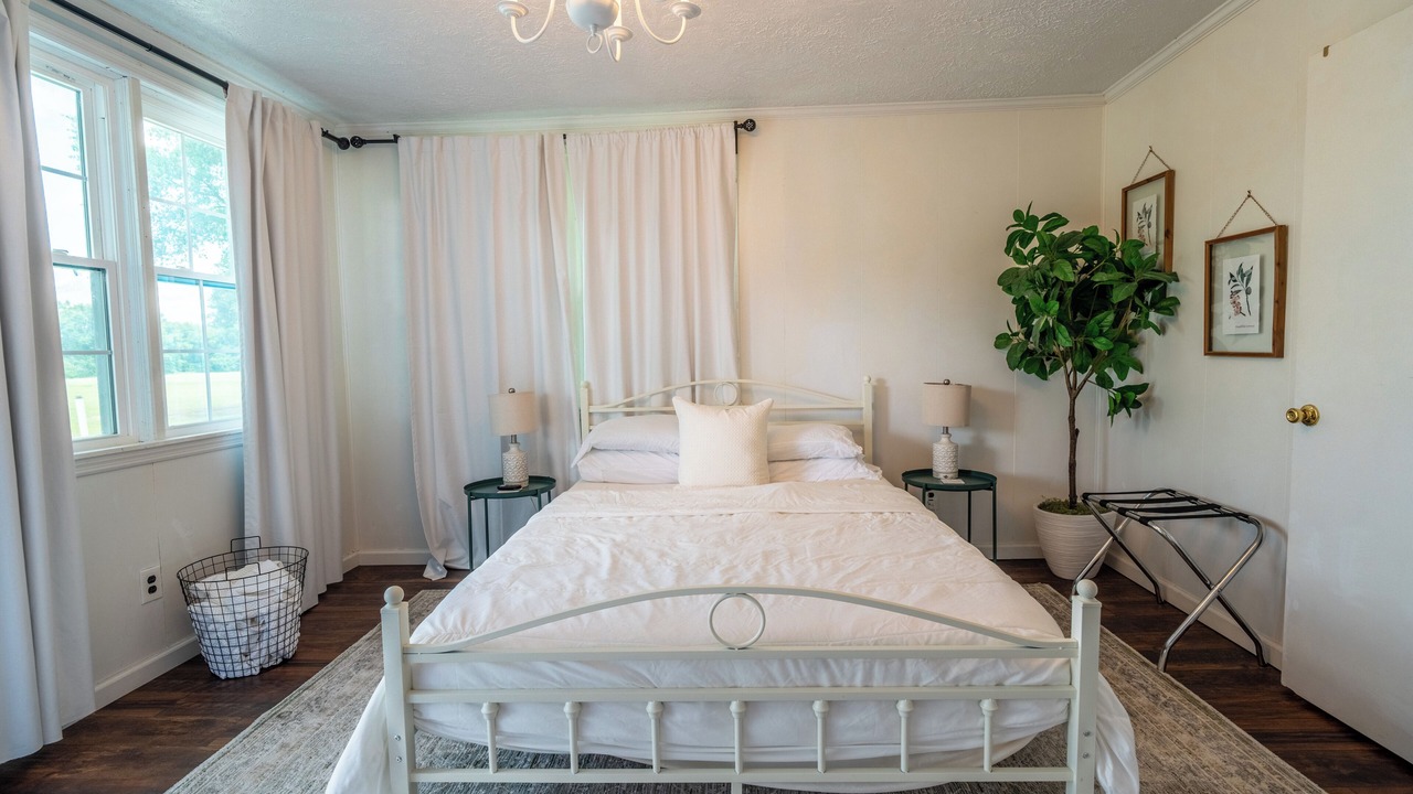 Photo of Bedroom in Floyd Dale