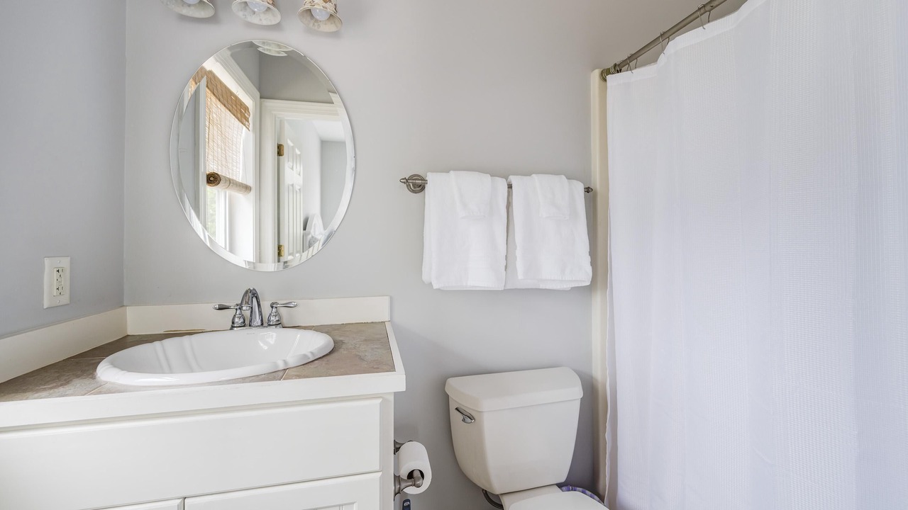 Photo of Bathroom in Oceanmarsh Subdivision