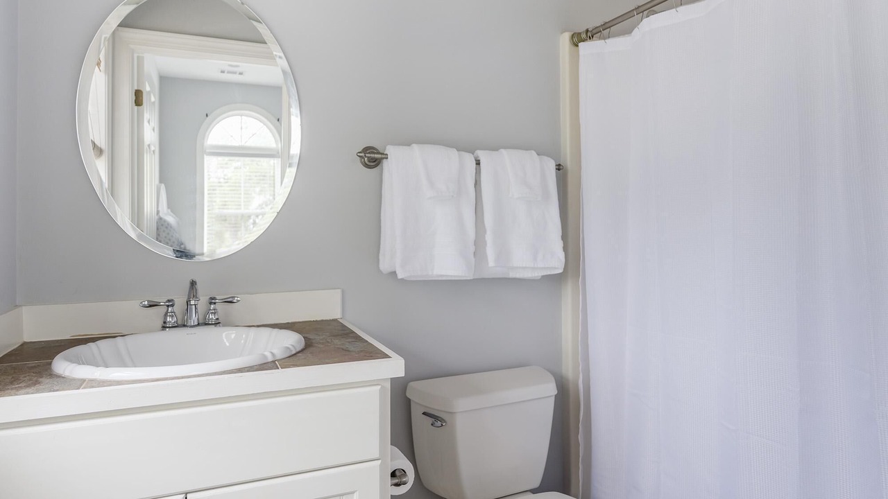 Photo of Bathroom in Oceanmarsh Subdivision
