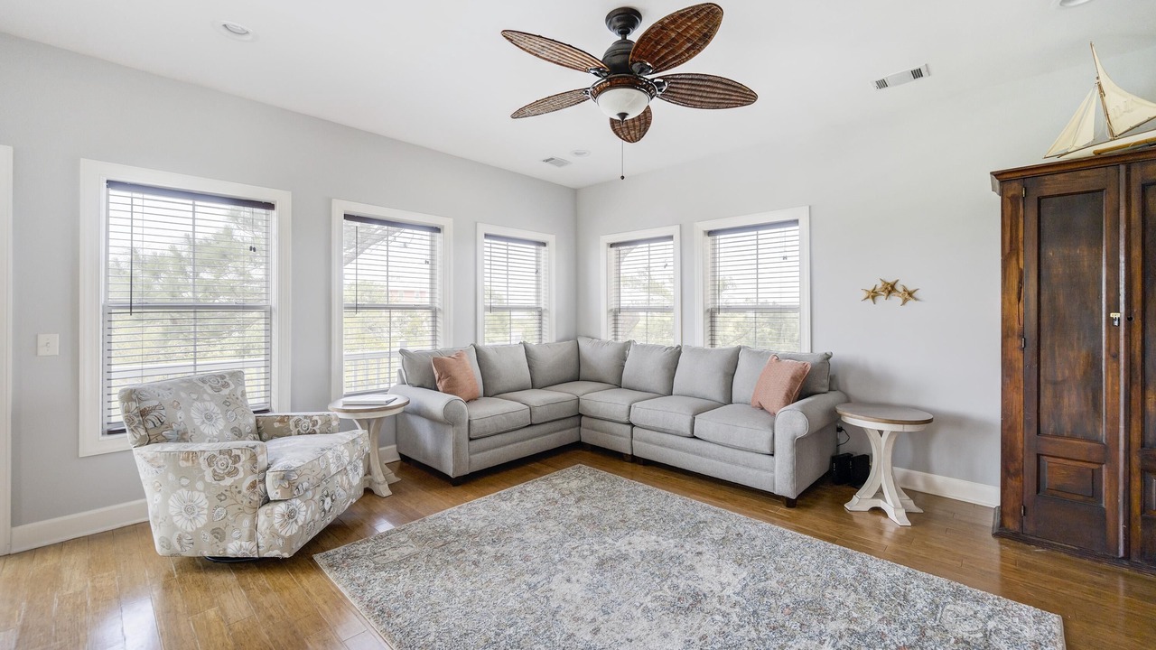 Photo of Livingroom in Oceanmarsh Subdivision