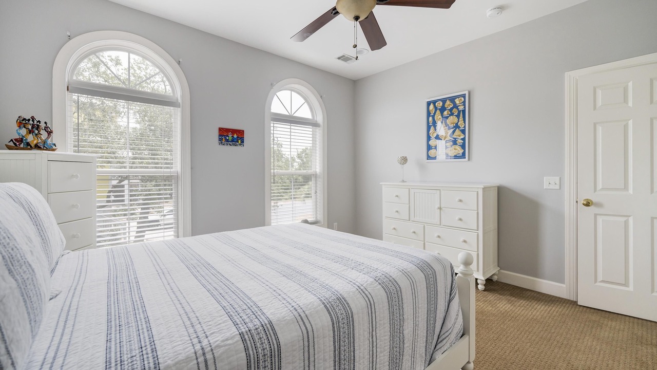 Photo of Bedroom in Oceanmarsh Subdivision