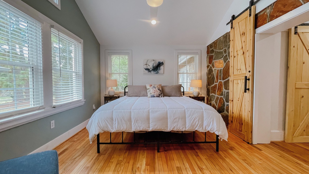 Photo of Bedroom in Central