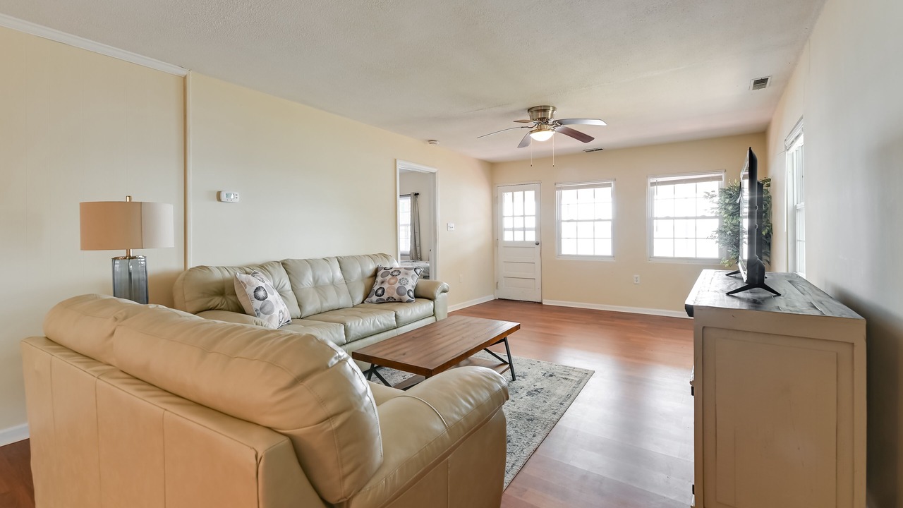 Photo of Livingroom in Edenton