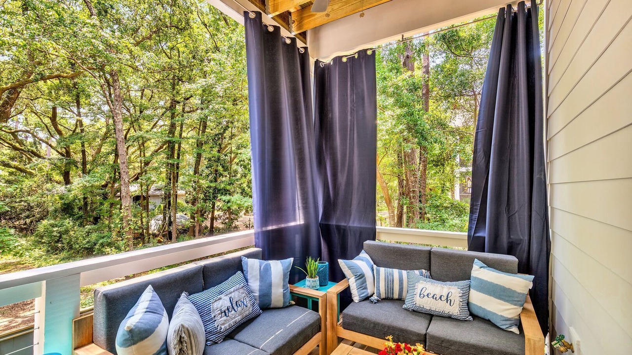 Photo of Outdoor in Folly Field