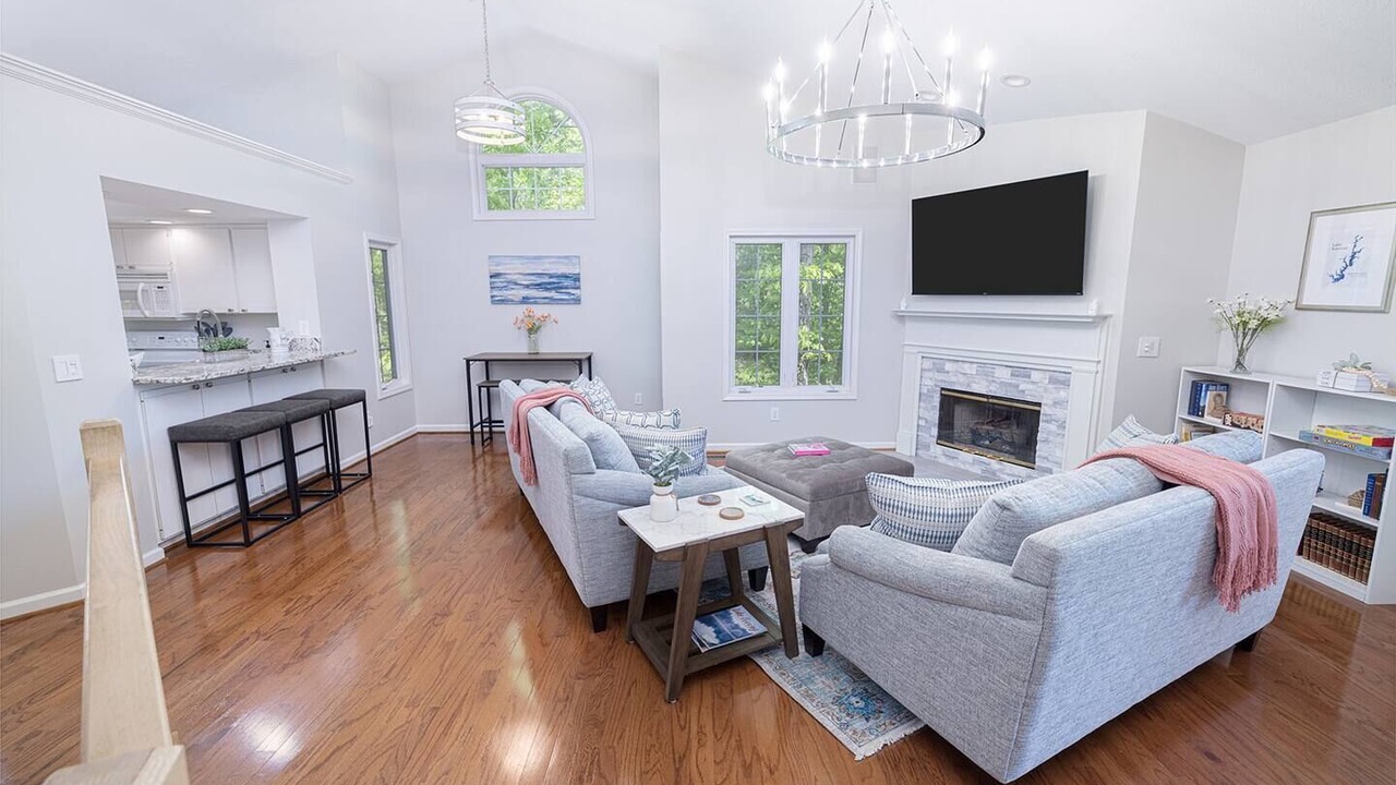Photo of Livingroom in Indian Oaks