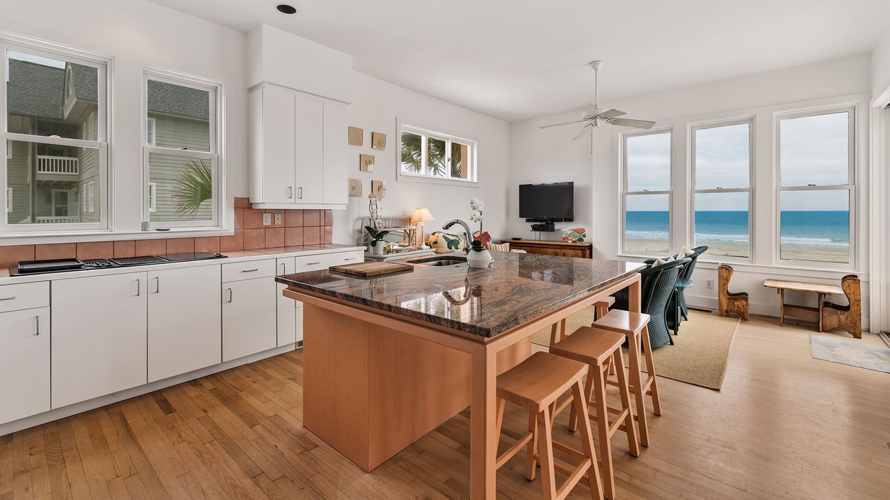 Photo of Kitchen in Debordieu Colony