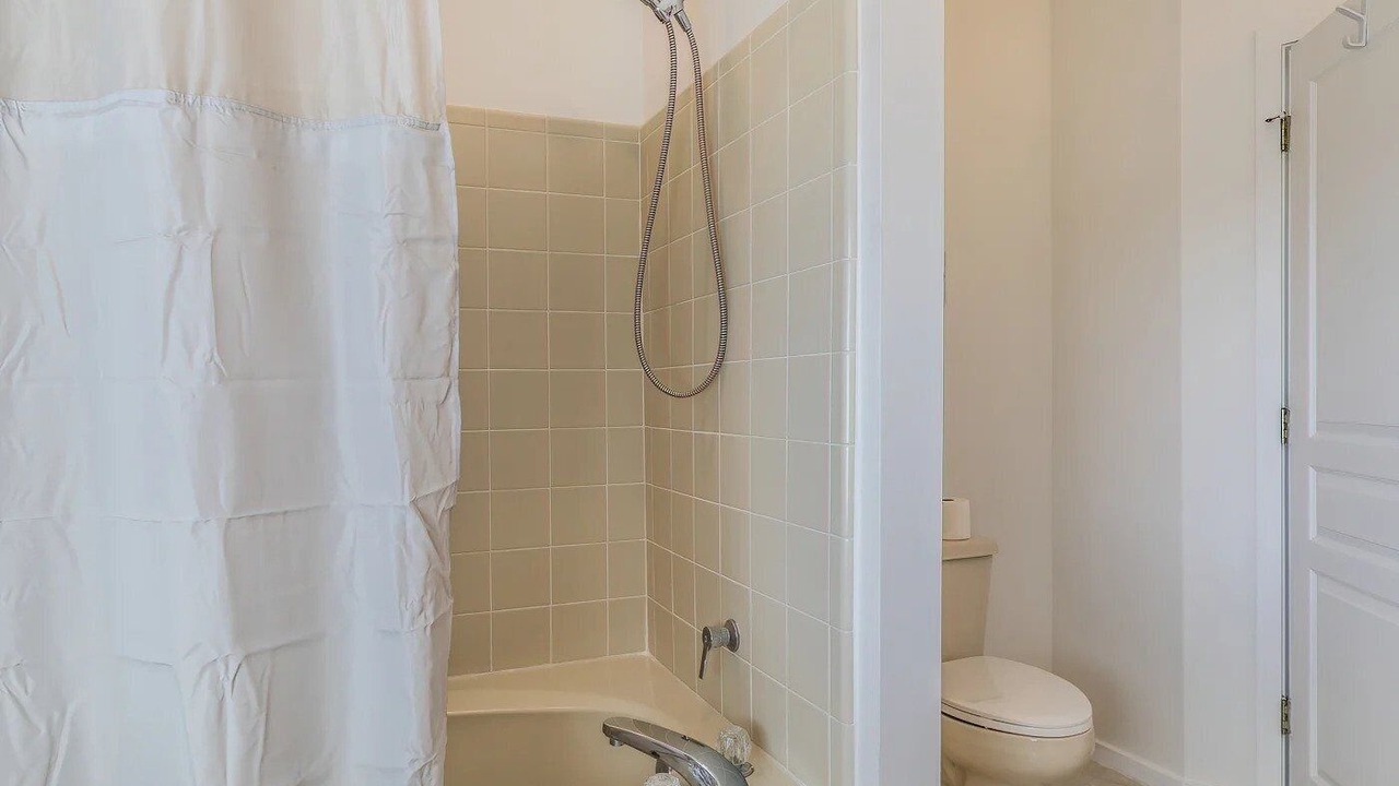 Photo of Bathroom in Beachwalk