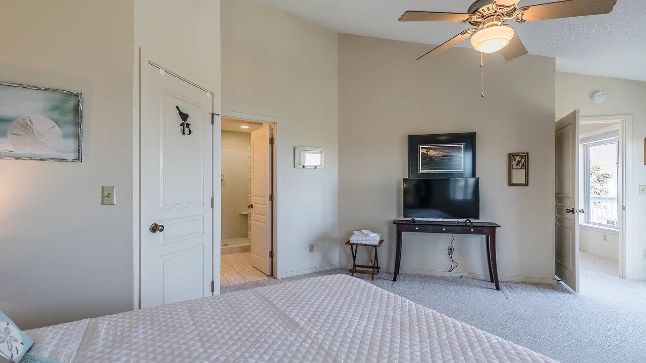 Photo of Bedroom in Beachwalk
